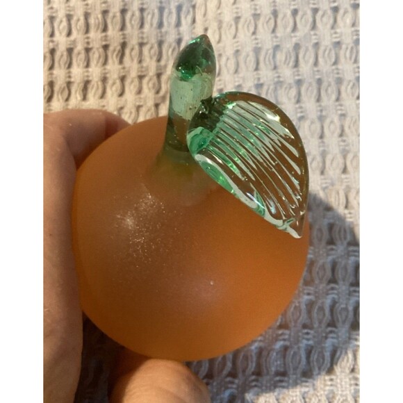 Frosted Glass Art Peach Paperweight by Crowning Touch With Sticker Made Taiwan - Picture 13 of 16